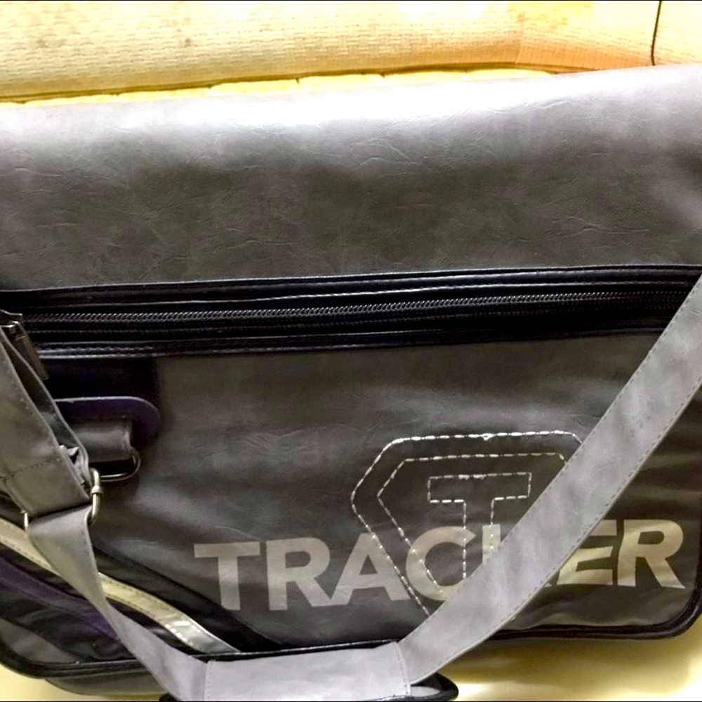Multi-Compartments Laptop/Tablet Tote Crossbody Bag